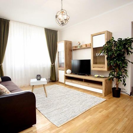 Rox Central Apartments 3 تيميشورا المظهر الخارجي الصورة