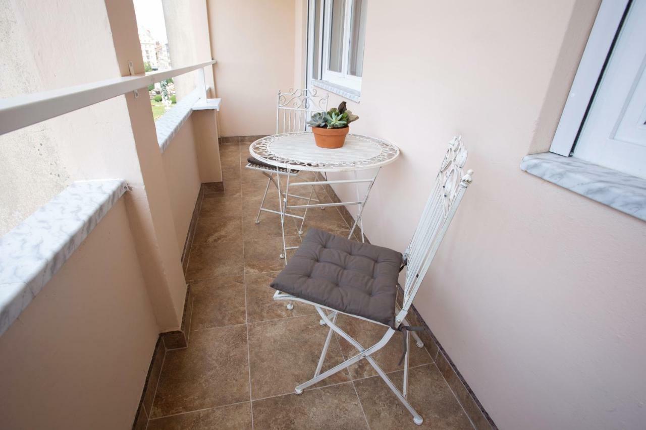 Rox Central Apartments 3 تيميشورا المظهر الخارجي الصورة