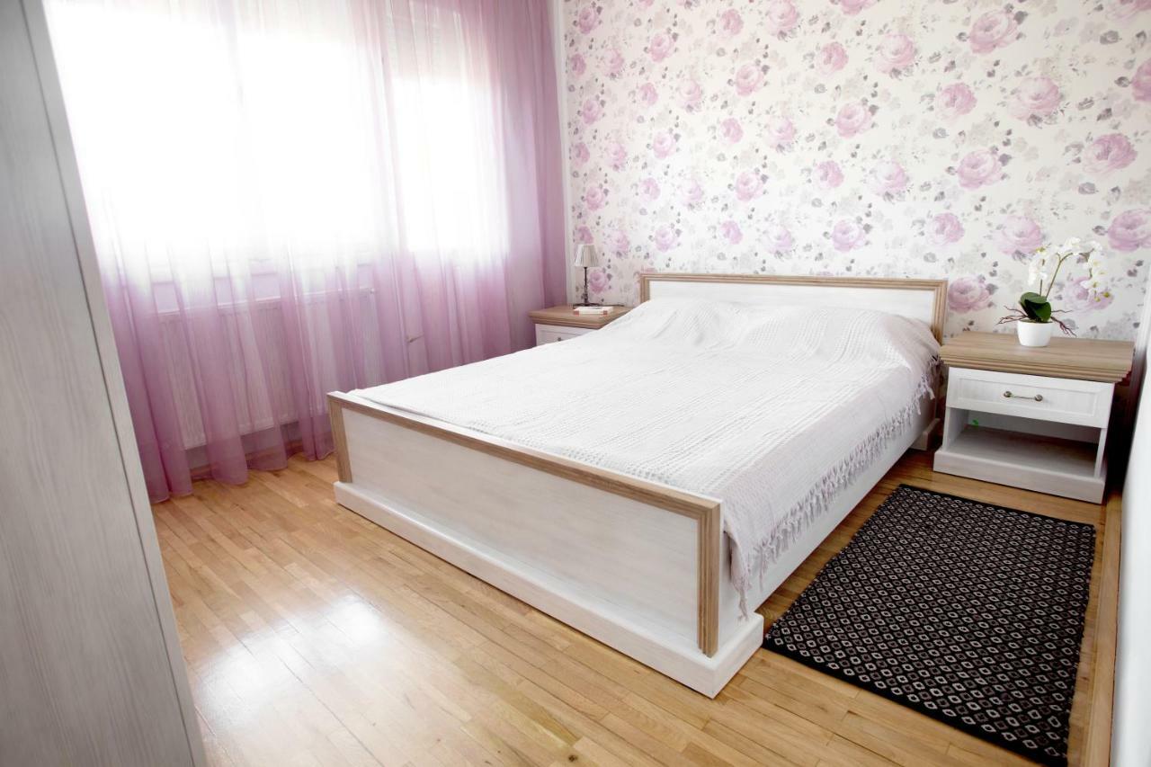 Rox Central Apartments 3 تيميشورا المظهر الخارجي الصورة